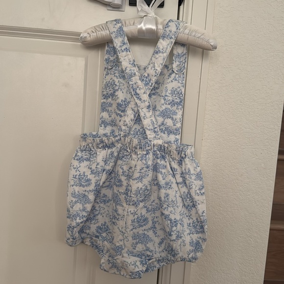 Ralph Lauren Blue and White Patterned Romper - Picture 3 of 5